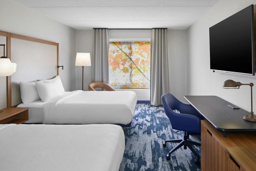 Guest Queen Room with Two Queen Beds interior